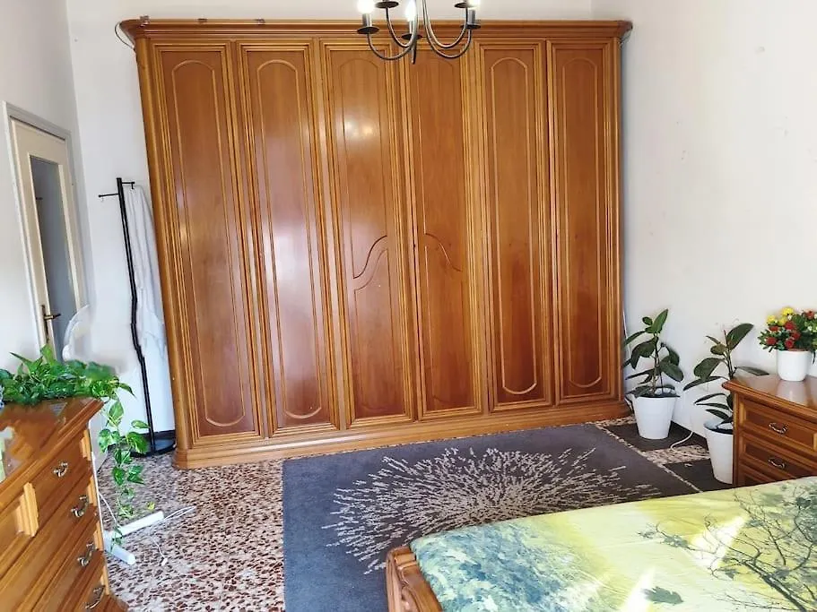 Faristha House Share Apertamente Apartment Abbiategrasso 0*,